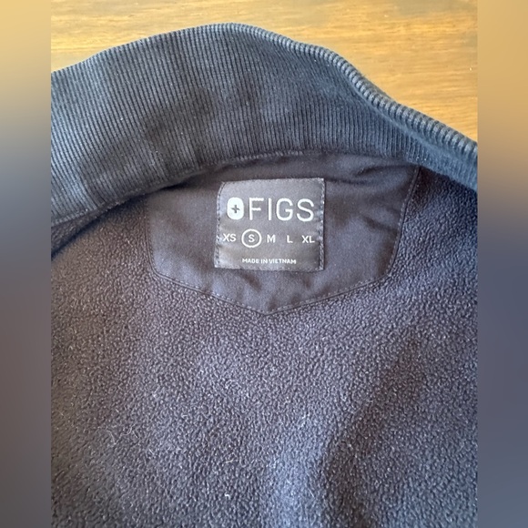 FIGS scrub vest - Picture 4 of 6